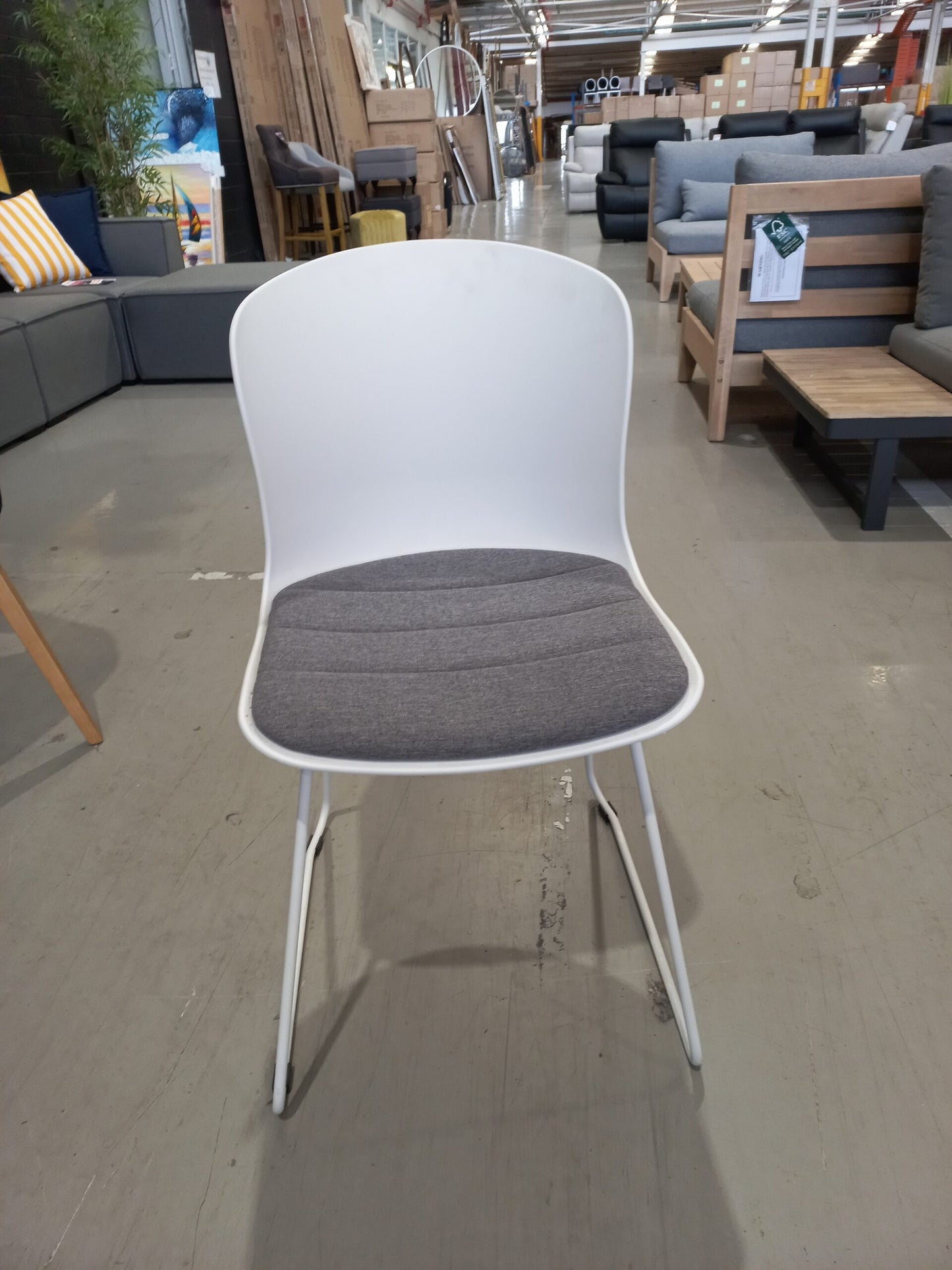 Story 40 Chair – White